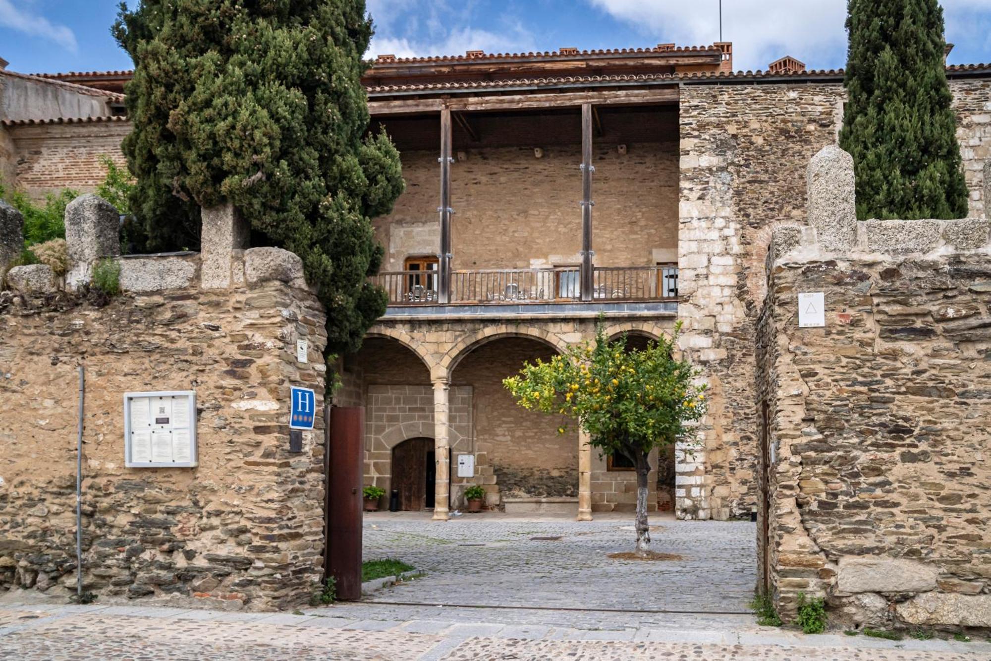 Hospederia Puente De Alconetar Hotel Garrovillas Eksteriør billede